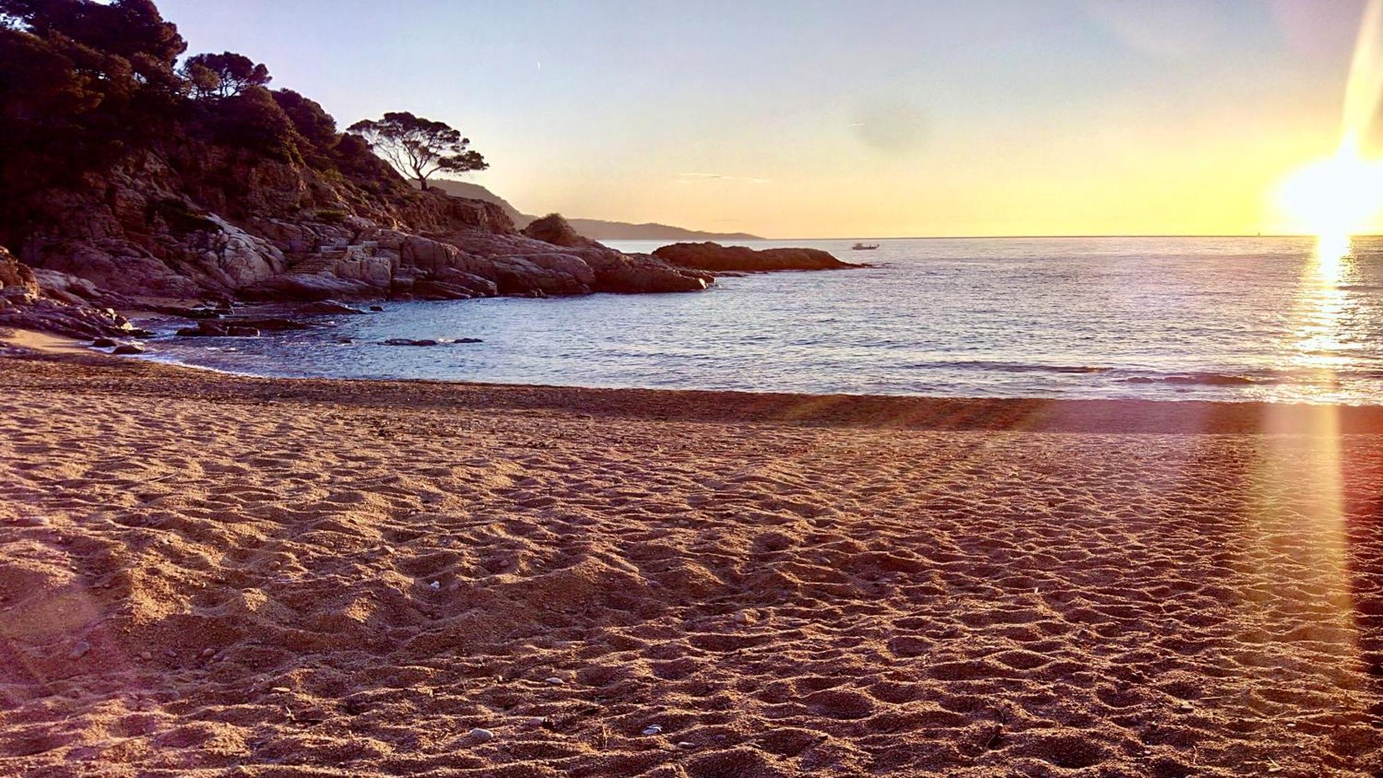 ⭑ Sea Views + Private Beach. What Else? ⭑ Tossa de Mar Esterno foto